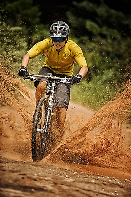 포토 JPG 주간 전신 남자 한명 20대 야외 앞모습 한국인 승차 튀는물 웅덩이 사이클링 라이딩 비포장도로 산악자전거 양평 유명산 남자만 성인남자만 청년남자만 성인남자한명만 국내포토 자연요소 1 도로 뷰포인트 모션 산 사람 동양인 청년 자전거 육상스포츠 액체표현 경기도 스플래쉬 남자한명만 청년만 성인만 파일형식