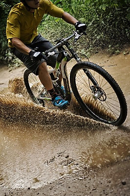 포토 JPG 주간 남자 한명 20대 야외 한국인 하반신 승차 튀는물 웅덩이 사이클링 라이딩 산악자전거 양평 유명산 남자만 성인남자만 청년남자만 성인남자한명만 국내포토 자연요소 1 모션 산 사람 동양인 청년 자전거 육상스포츠 액체표현 경기도 스플래쉬 남자한명만 청년만 성인만 파일형식