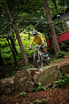 포토 JPG 주간 전신 남자 한명 20대 야외 앞모습 한국인 바위 승차 사이클링 라이딩 산악자전거 양평 유명산 남자만 성인남자만 청년남자만 성인남자한명만 국내포토 자연요소 1 뷰포인트 모션 산 사람 동양인 청년 자전거 돌_바위 육상스포츠 경기도 남자한명만 청년만 성인만 파일형식