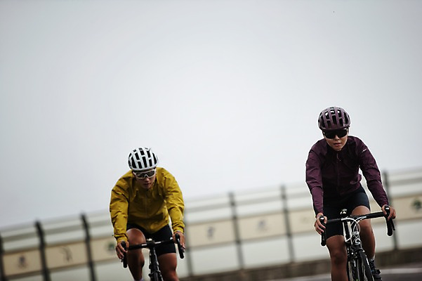 포토 JPG 주간 여자 남자 도로 상반신 20대 성인 야외 두명 앞모습 한국인 승차 강원도 사이클링 라이딩 로드자전거 성인만 만항재 국내포토 자연요소 길 뷰포인트 교통시설 모션 한국 사람 동양인 청년 자전거 육상스포츠 정선 파일형식