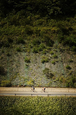 포토 JPG 주간 여자 남자 도로 20대 성인 야외 두명 한국인 승차 강원도 사이클링 항공촬영 라이딩 로드자전거 성인만 함백산 만항재 국내포토 자연요소 길 뷰포인트 교통시설 모션 산 한국 사람 동양인 청년 자전거 육상스포츠 정선 파일형식
