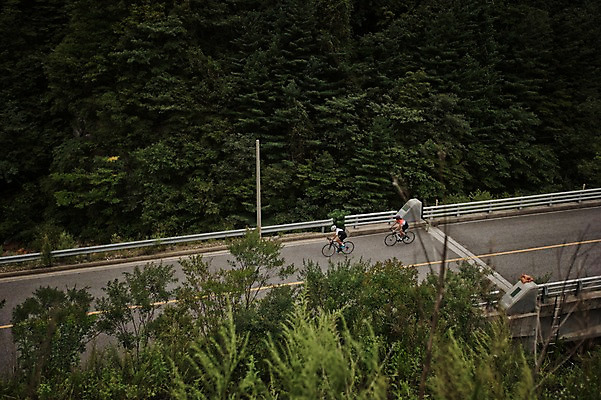 포토 JPG 주간 여자 남자 도로 20대 성인 야외 두명 한국인 승차 강원도 사이클링 항공촬영 라이딩 로드자전거 성인만 함백산 만항재 국내포토 자연요소 길 뷰포인트 교통시설 모션 산 한국 사람 동양인 청년 자전거 육상스포츠 정선 파일형식