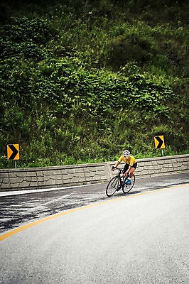 포토 JPG 주간 전신 남자 도로 한명 20대 야외 앞모습 한국인 승차 사이클링 라이딩 로드자전거 남자만 성인남자만 청년남자만 성인남자한명만 함백산 만항재 국내포토 자연요소 1 길 뷰포인트 교통시설 모션 산 사람 동양인 청년 자전거 육상스포츠 강원도 정선 남자한명만 청년만 성인만 파일형식