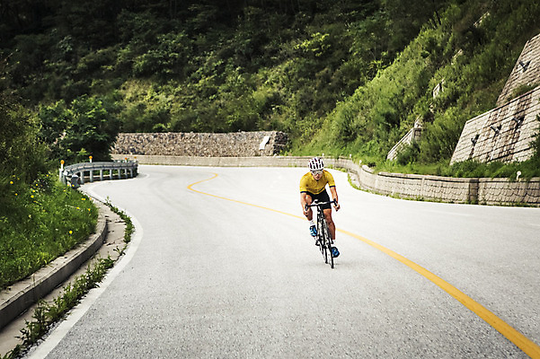 포토 JPG 주간 전신 남자 도로 한명 20대 야외 앞모습 한국인 승차 사이클링 라이딩 로드자전거 남자만 성인남자만 청년남자만 성인남자한명만 함백산 만항재 국내포토 자연요소 1 길 뷰포인트 교통시설 모션 산 사람 동양인 청년 자전거 육상스포츠 강원도 정선 남자한명만 청년만 성인만 파일형식