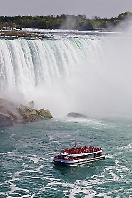 포토 JPG 해외이미지 여행 백그라운드 캐나다 요트 자연 사람없음 초록색 물 파란색 여행객 미국 힘 놀람 폭포 흰색 개울 큼 즐거움 호기심 그림 방문 나이아가라 고립 특별함 힘찬 환상 해외202004 해외포토 자연요소 감정 컬러 컨셉 북아메리카 배_교통 표정 사람 강 크기 생태계 파일형식 이미지허브