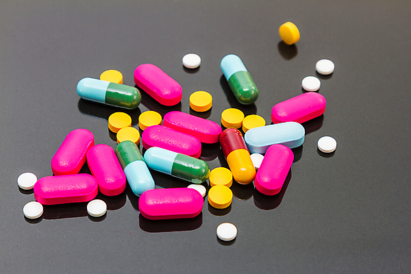 포토 JPG 해외이미지 과학 백그라운드 프레임 건강 사람없음 빨간색 세트 컬러풀 알약 약 건강관리 흰색 도움 컨테이너 약국 수집 허브 오브젝트 싱글 흙더미 조제 고립 돌봄 진통제 헬프 화학물질 항생제 해외202004 해외포토 식물 산업 컬러 컨셉 의학 모션 관리 흙 화학 만들기 파일형식 더미 이미지허브