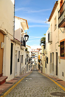 포토 JPG 해외이미지 전통 유럽 문화 도로 길 건축양식 창문 벽돌 거리 아파트 주택 사람없음 야외 건물 평화 침묵 방 무대 조약돌 도시 스페인 클래식 안달루시아 옛날 해외202004 해외포토 건축물 건축 나라 컨셉 교통시설 소리 돌_바위 파일형식 이미지허브