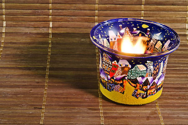 포토 JPG 해외이미지 촛불 유리 불 휴식 사람없음 장식 빛 야간 연소 점화 화상 해외202004 해외포토 자연요소 컨셉 초 재질 상처 파일형식 이미지허브