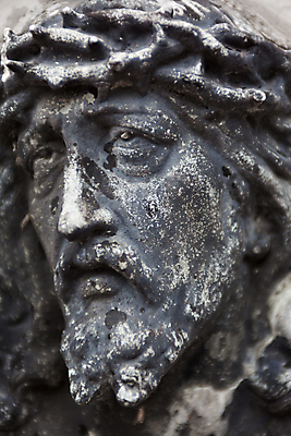 포토 JPG 해외이미지 유럽 기독교 종교 조각 날씨 왕관 이끼 사람없음 조각상 손상 슬픔 기도 죽음 무덤 예수 가시 비석 심볼 묘사 대리석 기념물 시들음 천연기념물 신앙심 옛날 우크라이나 해외202004 해외포토 감정 나라 컨셉 재료 조형물 신_종교 파일형식 이미지허브