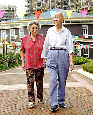 포토 JPG 해외이미지 커플 시선 여자 남자 행복 아시아 엄마 남편 휴식 친절 함께함 사랑 미소 사람 동양인 성인 두명 중국 산책 기쁨 회색 하트 아내 결합 만족 동쪽 옛날 생존 존경 해외202004 해외포토 모양 감정 나라 컬러 컨셉 가족 관계 표정 인종 방향 파일형식 이미지허브