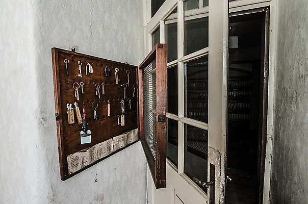 포토 JPG 해외이미지 벽 건축양식 창문 주택 이야기 사람없음 건물 탐험 역사 빌라 천연기념물 발견 떠남 무인 옛날 파멸 해외202004 해외포토 건축물 건축 컨셉 모션 파일형식 소멸 이미지허브