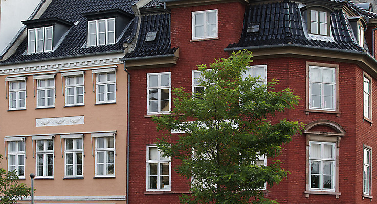 포토 JPG 해외이미지 외관 유럽 문화 여행 건축양식 하늘 거리 주택 덴마크 풍경 사람없음 야외 건물 물 여름 도시풍경 탑 도시 역사 운하 장면 북쪽 타운 스카이라인 스칸디나비아 옛날 코펜하겐 해외202004 해외포토 자연요소 건축물 계절 건축 나라 북유럽 방향 파일형식 이미지허브