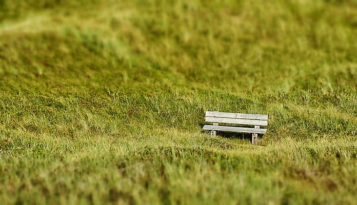 포토 JPG 해외이미지 벤치 사람없음 목재 초록색 침묵 회색 모래언덕 해외202004 해외포토 나무 컬러 의자 재료 소리 언덕 파일형식 이미지허브