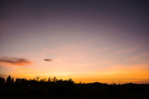포토 JPG 해외이미지 구름 파도 분홍색 여행 백그라운드 오렌지 자연 하늘 아침 날씨 휴가 풍경 사람없음 야외 빨간색 여름 파란색 빛 컬러풀 햇빛 태양 반사 노란색 평화 일출 맑음 보라색 어둠 침묵 황혼 일몰 새벽 꿈 흰색 시골 황금 저녁 장면 천국 수평선 해외202004 해외포토 주간 자연요소 계절 바다 컬러 컨셉 과일 노을 소리 야간 생태계 파일형식 이미지허브
