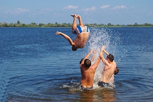 포토 JPG 해외이미지 스포츠 바다 포즈 모션 하늘 휴식 사람 소년 사람없음 야외 물 청춘 우주 점프 활발 기쁨 에너지 자유 그룹 떨어짐 시원함 빗방울 속도 흥분 해외202004 해외포토 자연요소 남자 감정 어린이 컨셉 비_날씨 파일형식 이미지허브