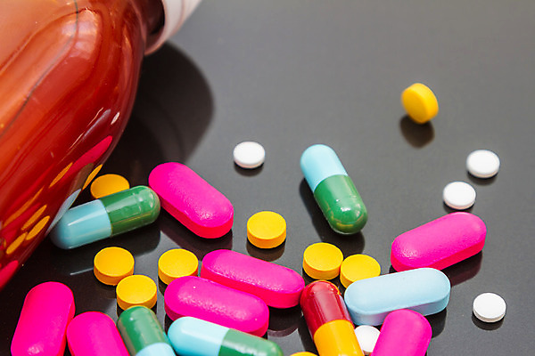 포토 JPG 해외이미지 과학 백그라운드 프레임 건강 사람없음 빨간색 세트 컬러풀 알약 약 건강관리 흰색 도움 컨테이너 약국 수집 허브 오브젝트 싱글 흙더미 조제 고립 돌봄 진통제 헬프 화학물질 항생제 해외202004 해외포토 식물 산업 컬러 컨셉 의학 모션 관리 흙 화학 만들기 파일형식 더미 이미지허브