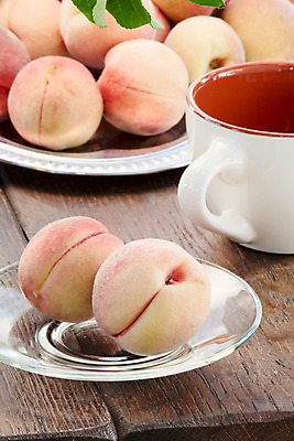 포토 JPG 해외이미지 라이프스타일 음식 다이어트 과일 유리 건강 사람없음 빨간색 노란색 껍질 신선 그룹 달콤 맛 자르기 컵받침 오브젝트 상쾌 유기농 복숭아 광택 강렬 숙성 완벽 해외202004 해외포토 웰빙 감정 컬러 컨셉 모션 재질 생활 받침대 파일형식 이미지허브