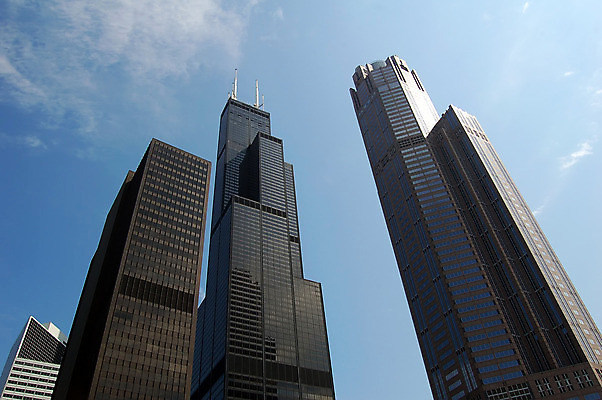 포토 JPG 해외이미지 구름 비즈니스 창문 유리 하늘 풍경 사람없음 건물 파란색 사무실 반사 탑 맑음 도시 도심 큼 지역 시카고 해외202004 해외포토 자연요소 건축물 컬러 재질 날씨 미국 크기 파일형식 이미지허브