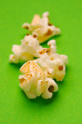 포토 JPG 해외이미지 음식 백그라운드 그림자 옥수수 사람없음 초록색 노란색 쌓기 우주 대접 그룹 황금 클래식 달콤 맛 작음 자르기 영화관 극장 먹기 필름 영화 오브젝트 상쾌 알맹이 심플 슛 팝콘 소금 흙더미 고립 짠맛 팝 해로움 캐러멜 해외202004 해외포토 감정 컬러 컨셉 모션 문화예술 디저트 곡류 흙 크기 파일형식 더미 이미지허브