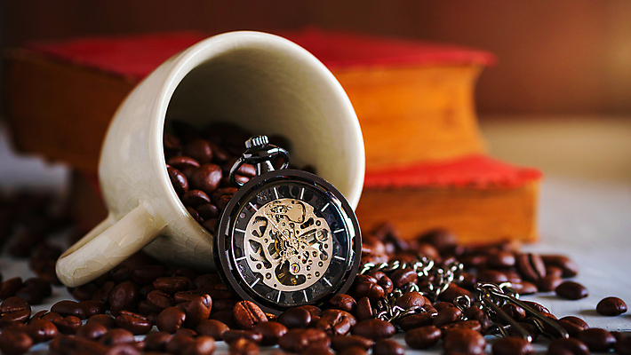 포토 JPG 해외이미지 교육 종이 커피 시계 백그라운드 컨셉 학교 탁자 아침 씨앗 사람없음 목재 책 컵 가로 빛 독서 달리기 숫자 갈색 우주 어둠 기계 장비 수확 골동품 시간 역사 도서관 주머니 손목시계 복고 과거 아날로그 기어 타이머 마감 분 옛날 정물화 카운트다운 카피스페이스 해외202004 해외포토 주간 나무 식물 문자 식기 음료 컬러 가구 농업 재료 장신구 모션 공백 그림 파일형식 이미지허브