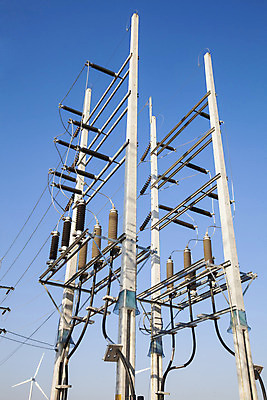 포토 JPG 해외이미지 1 산업 선 백그라운드 통신 조류 하늘 사람없음 야외 파란색 환경 웹 힘 장비 에너지 흰색 도시 위험 전화기 묘사 전염 철사 봉 철탑 공학 고립 분배 전압 콘크리트 공급 해외202004 해외포토 동물 교육 컬러 컨셉 인터넷 탑 질병 감염 파일형식 이미지허브