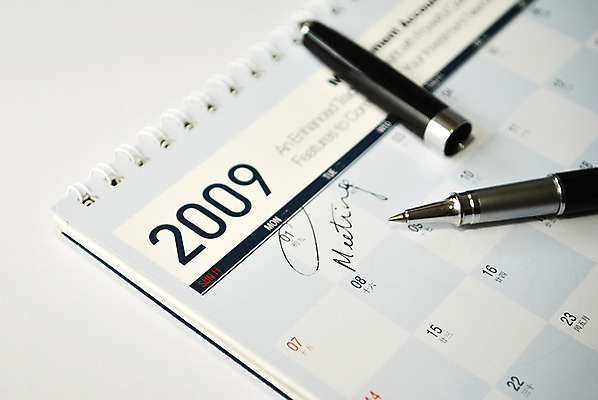 포토 JPG 해외이미지 직업 비즈니스 사람없음 파란색 숫자 펜 쪽지 달력 원형 일주일 연도 약속 조언 해외202004 해외포토 도형 문자 컬러 필기구 파일형식 이미지허브