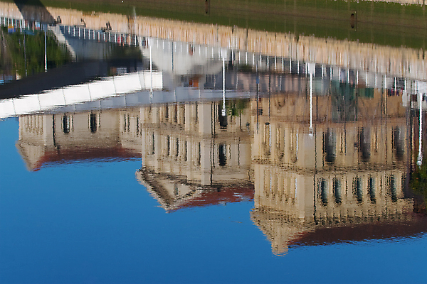 포토 JPG 해외이미지 교육 유럽 지붕 풍경 사람없음 건물 강 태양 반사 맑음 도시 가르침 스페인 대학교 해외202004 해외포토 자연요소 건축물 나라 학교 날씨 파일형식 이미지허브