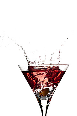 포토 JPG 해외이미지 사람없음 빨간색 칵테일 액체 액체표현 빠짐 레드마티니 마티니 스플래쉬 해외202004 해외포토 컬러 주류 순간포착 파일형식 이미지허브