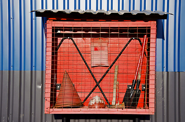 포토 JPG 해외이미지 산업 모래 불 안전 사람없음 빨간색 파란색 상자 컬러풀 농장 금속 수확 고리 위험 폭발 소방관 양동이 창고 오브젝트 복고 보안 도끼 소화기 연소 격납고 옛날 트러블 핸드메이드 해외202004 해외포토 자연요소 컬러 컨셉 농업 재질 안전장비 구조원 소방 파일형식 이미지허브