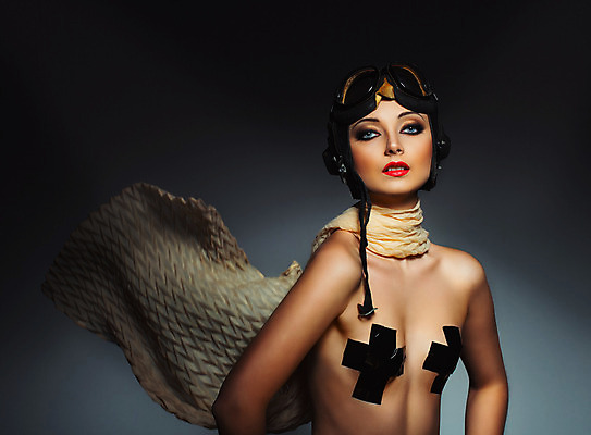 포토 JPG 해외이미지 백인 모델 외관 여자 유럽 얼굴 미술 한명 빨간색 유행 힘 화장품 화려 우아함 선탠 유혹 파일럿 눈썹 속눈썹 피부 입술 복고 만들기 부드러움 해외202004 해외포토 서양인 직업 1 나라 컬러 컨셉 모션 문화예술 사람 신체부위 뷰티 감각 파일형식 이미지허브