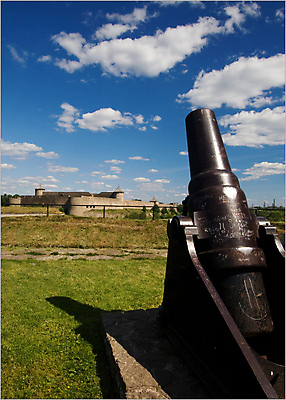 포토 JPG 해외이미지 외관 무기 여행 건축양식 사람없음 건물 힘 역사 역 보호 비밀 버리기 군용 전쟁 러시아 육군 구식 옛날 해외202004 해외포토 건축물 건축 유럽 컨셉 교통시설 모션 군대 파일형식 이미지허브