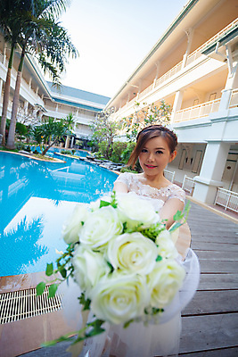 포토 JPG 해외이미지 모델 여자 꽃 행복 얼굴 꽃다발 꽃무늬 밭 자연 선물 한명 사람 동양인 야외 초록색 수영 봄 기쁨 흰색 신선 휴양지 데이지 내추럴 해외202004 해외포토 식물 1 계절 감정 컬러 무늬 농업 인종 신체부위 장소 수상스포츠 생태계 파일형식 이미지허브