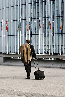 포토 JPG 해외이미지 남자 산업 돈 비즈니스 창문 하늘 사람없음 건물 그래픽 사무실 탑 고층빌딩 프랑스 도시 업무 상업 천연기념물 파리(프랑스) 해외202004 해외포토 건축물 유럽 사람 빌딩 작업 재산 파일형식 이미지허브