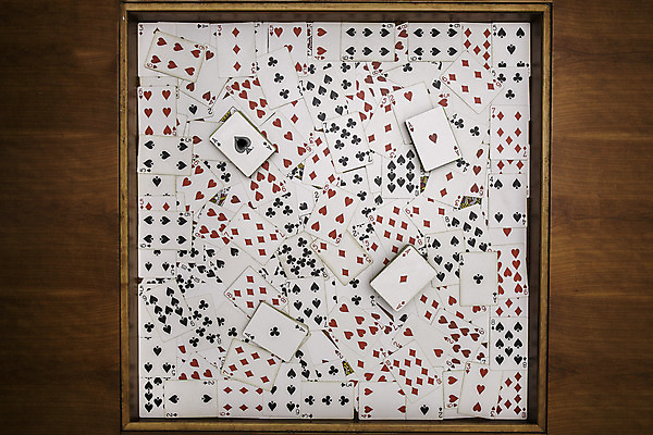 포토 JPG 해외이미지 종이 백그라운드 장난 벽지 놀이 성공 추상 사람없음 빨간색 숫자 검은색 거래 마술사 게임 흰색 하트 우승 쌍 신용카드 행운 재산 도박 위험 왕 갑판 삽 가득함 카지노 클럽 기회 다이아몬드 포커 마법 잭 여왕 곤봉 라스베가스 승자 에이스 직진 해외202004 해외포토 모양 문자 스포츠용품 컬러 컨셉 무늬 배_교통 금융 마술 최고 트럼프 보석 파일형식 이미지허브