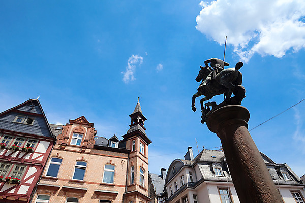 포토 JPG 해외이미지 여행 건축양식 하늘 독일 사람없음 야외 건물 파란색 도시풍경 조각상 도시 역사 닫기 타운 천연기념물 옛날 해외202004 해외포토 건축물 건축 유럽 컬러 모션 풍경 조형물 파일형식 이미지허브