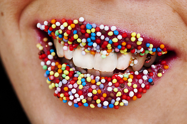 포토 JPG 해외이미지 여자 행복 얼굴 공 사탕 사람없음 빨간색 컬러풀 봄 립스틱 흰색 원형 입 우아함 닫기 달콤 맛 치아 유혹 설탕 묘사 입술 해외202004 해외포토 도형 계절 감정 컬러 컨셉 모션 디저트 사람 신체부위 화장품 소화기관 파일형식 이미지허브