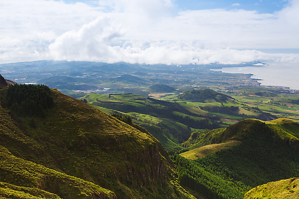 포토 JPG 해외이미지 식물 구름 유럽 호수 여행 자연 산 그림자 풍경 경사 사람없음 평화 일몰 안개 위험 포르투갈 언덕 화산 분화구 지질 해외202004 해외포토 자연요소 나라 컨셉 날씨 노을 생태계 파일형식 이미지허브