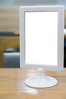 포토 JPG 해외이미지 배너 포스터 종이 텍스트 탁자 프레임 서기 사람없음 내부 세로 우주 공백 흰색 기록 책상 사인 그림 화이트보드 보여주기 해외202004 해외포토 컬러 가구 모션 파일형식 이미지허브