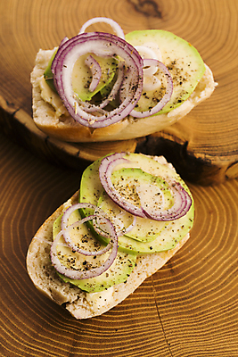 포토 JPG 해외이미지 음식 잎 채소 재료 양파 샌드위치 건강 마늘 육류 사람없음 빨간색 초록색 갈색 이탈리아 먹기 허브 상쾌 소금 후추 버터 아보카도 점심식사 번 해외202004 해외포토 식물 감정 유럽 빵 컬러 과일 식재료 모션 식사 향신료 파일형식 이미지허브