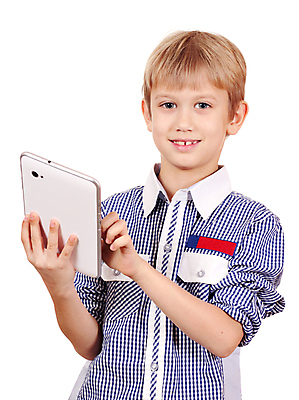 포토 JPG 해외이미지 백인 행복 어린이 인터넷 장난 통신 놀이 한명 사람 소년 컴퓨터 태블릿 알약 기쁨 장비 흰색 표현 휴대용 무선전화기 터치스크린 하드웨어 해외202004 해외포토 서양인 1 남자 감정 컬러 전자제품 스마트기기 약 전화기 오브젝트 파일형식 이미지허브