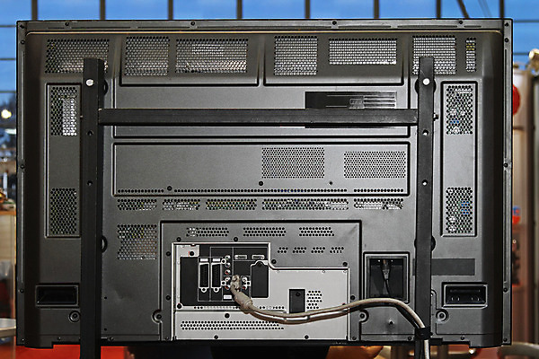 포토 JPG 해외이미지 산 사람없음 세트 모니터 검은색 텔레비전 힘 종료 해외202004 해외포토 컬러 전자제품 컴퓨터 파일형식 이미지허브