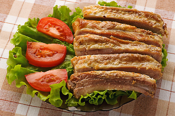 포토 JPG 해외이미지 접시 음식 다이어트 토마토 뼈 육류 돼지고기 요리 사람없음 빨간색 식사 저녁식사 샐러드 최고 돼지 맛 그릴 바비큐 자르기 굽기 바비큐립 점심식사 해외202004 해외포토 식기 컬러 컨셉 채소 식재료 포유류 모션 주방용품 건강 구이 파일형식 이미지허브