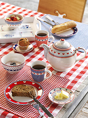 포토 JPG 해외이미지 커피 어린이 음식 빵 백그라운드 포크 과일 유리 휴가 디저트 오이 부활절 건강 요리 사람없음 컵 소풍 갈색 케이크 주방 계란 저녁식사 우유 신선 생일 황금 아침식사 자르기 굽기 피클 반죽 러시아 브런치 롤 아몬드 점심식사 러시아인 빵가루 삶기 짠맛 핸드메이드 호밀 해외202004 해외포토 서양인 식기 기념일 유럽 음료 컬러 채소 모션 재질 유제품 곡류 사람 야외활동 알 식사 견과류 맛 구이 절임 파일형식 이미지허브