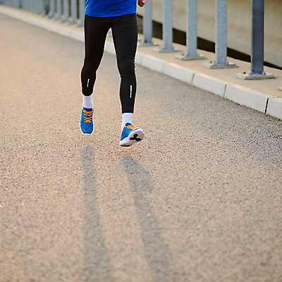 포토 JPG 해외이미지 라이프스타일 공원 남자 건강 그림자 한명 사람 성인 야외 달리기 조깅 운동 맑음 연습 성인남자한명만 해외202004 해외포토 1 공공시설 모션 날씨 생활 남자한명만 성인남자만 파일형식 이미지허브