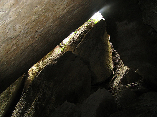 포토 JPG 해외이미지 나무 구름 여행 자연 하늘 휴식 산 풍경 사람없음 목재 물 골짜기 폭포 가을 언덕 암초 해외202004 해외포토 자연요소 식물 계절 컨셉 재료 생태계 파일형식 이미지허브