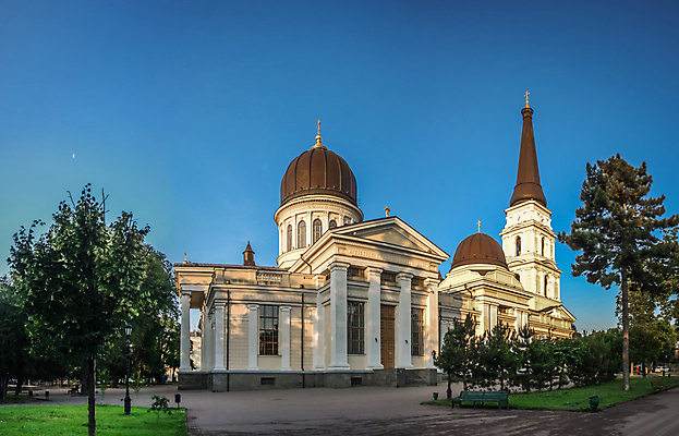 포토 JPG 해외이미지 나무 전통 외관 공원 종교 여행 백그라운드 십자가 건축양식 풍경 사람없음 야외 건물 장식 여름 조각상 성당 교회 탑 종 기둥 도시 중세 역사 성자 아치 정사각형 대리석 신성 순례 우크라이나 해외202004 해외포토 도형 식물 건축물 계절 공공시설 건축 유럽 재료 종교건축 조형물 파일형식 이미지허브