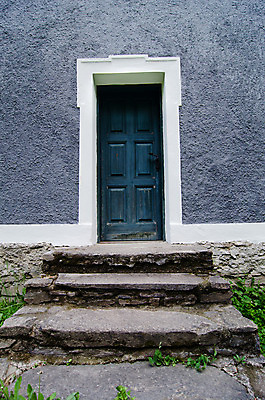 포토 JPG 해외이미지 벽 건축양식 주택 사람없음 목재 초록색 파란색 문 계단 회색 흰색 묘사 옛날 해외202004 해외포토 나무 건축 컬러 재료 건물 파일형식 이미지허브