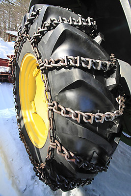 포토 JPG 해외이미지 계절 백그라운드 겨울 자연 하늘 날씨 풍경 사람없음 야외 파란색 햇빛 얼음 추위 흰색 서리 장면 트랙터 짐차 내추럴 눈내림 해외202004 해외포토 자연요소 컬러 자동차 눈_날씨 태양 농기계 생태계 특수차량 파일형식 이미지허브