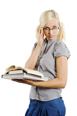 포토 JPG 해외이미지 백인 학생 옷 여학생 여자 교육 행복 과학 백그라운드 컨셉 배낭 학교 한명 서기 미소 성인 10대 책 파란색 금발 가을 흰색 잡기 가르침 읽기 신학기 교과서 대학교 적재 지능 해외202004 해외포토 서양인 1 헤어스타일 계절 감정 컬러 가방 모션 청소년 교재 표정 사람 파일형식 이미지허브