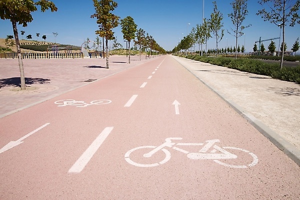 포토 JPG 해외이미지 아이콘 유럽 도로 길 선 스포츠 여행 백그라운드 컨셉 교통시설 거리 아이디어 경고 안전 사람없음 야외 빨간색 자전거 페인트 회색 흰색 도시 바퀴 보행로 승차 아스팔트 심볼 사인 생태계 질감 신호 순환 도로표지판 땅바닥 바이킹 방법 선로 조언 해외202004 해외포토 나라 컬러 교통 모션 바닥 바이크 표지판 시설 파일형식 이미지허브